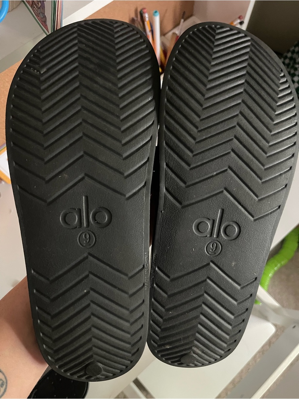 ALO Yoga Black Cloud it Slide Sandals - Picture 2 of 7